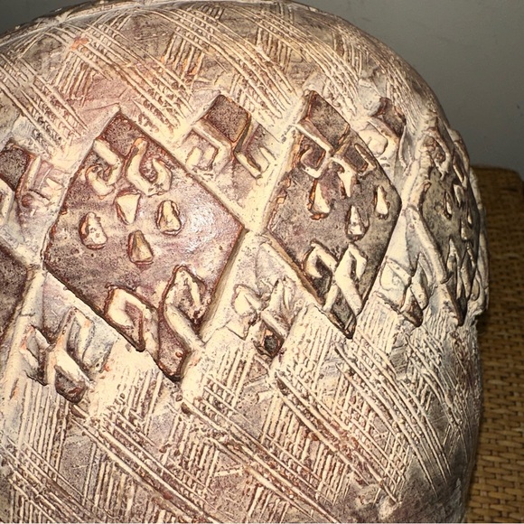 Vintage Mid Century Latin American Round Clay Tribal Vase Textured Geometric - Picture 11 of 13